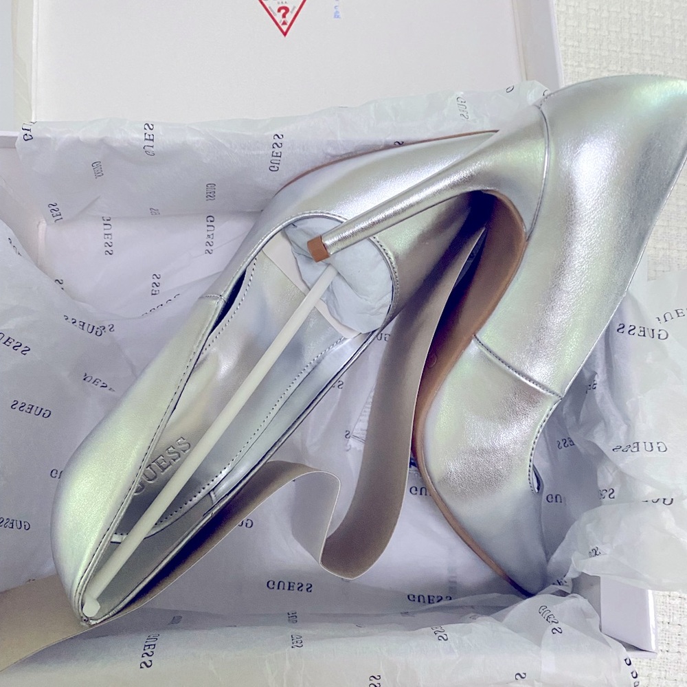 GUESS Metallic Pumps - Picture 3 of 6